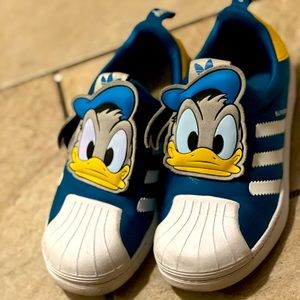 Pre-loved Adidas size 1 youth Limited Edition Donald Duck Disney